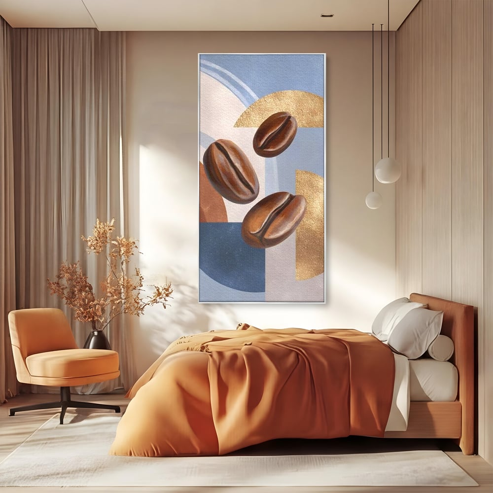 Tablou canvas cu tablou canvas cu boabe de cafea, in rama de aluminiu argintiu, pe perete intr-un dormitor